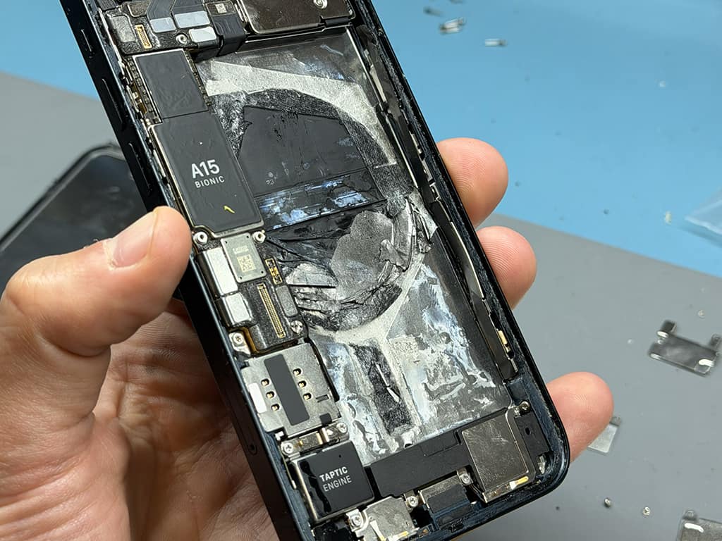 jak může dopadnout pokud nenavštívíte odborný iphone servis praha
